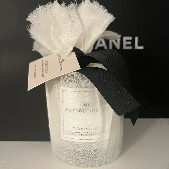 Allenwood home scented candle - Picture 1 of 3